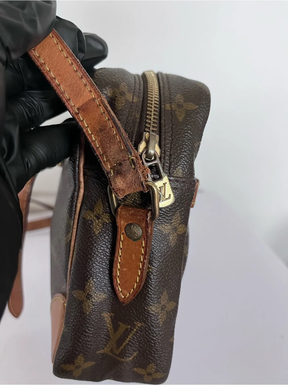 LOUIS VUITTON TROCADERO 27 MONOGRAM SHOULDER BAG.